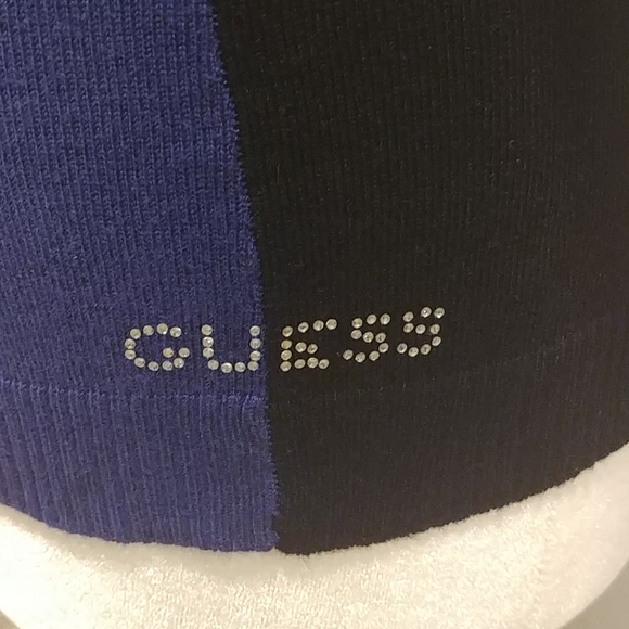 Guess Ladies Scoop Neck Sweater S/P - Picture 5 of 7